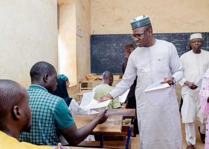 Enseignants : vingt-neuf candidats par poste